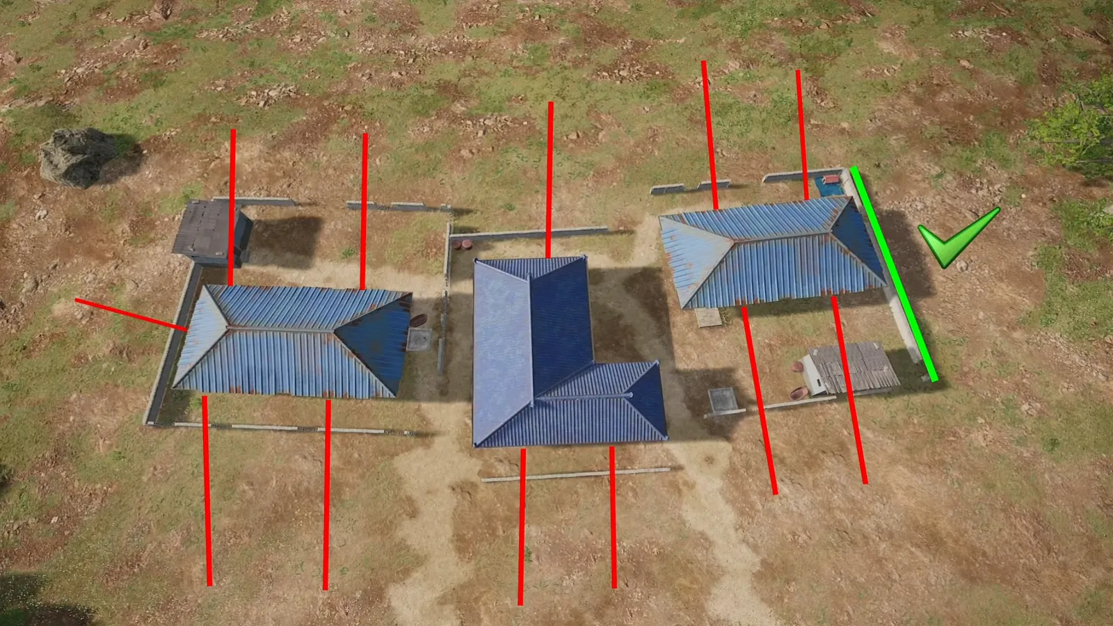 Overhead view of a PUBG compound with red lines marking exposed angles and a green line marking the blind side